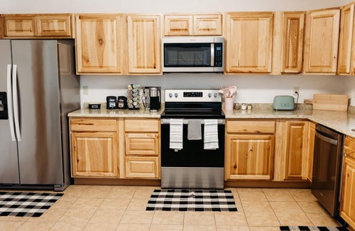 Port Angeles House | Olympic National Park Newly Built Cozy Central Home Base