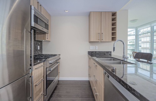 Southeast False Creek House | Olympic Village, Sea Wall, near Granville Island Sky Train to AP & everywhere