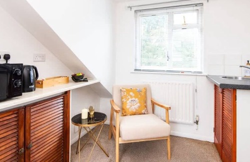 Hanwell House | Omega @ Hanwell | 2nd Floor Ensuite | Free Parking