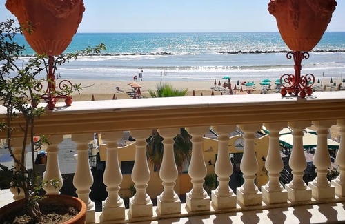 Grottammare Apartment | Omero Beach Home Seafront apartment with tower in Liberty villa