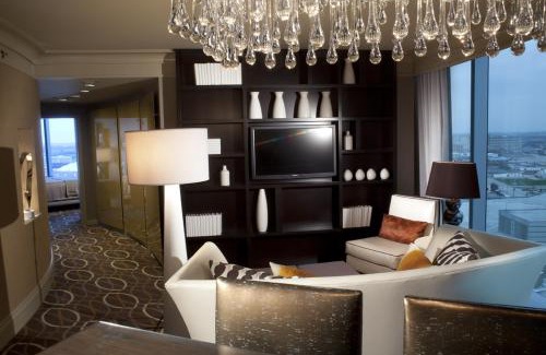 Downtown Dallas Hotel | Omni Dallas Hotel