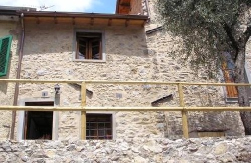 Camaiore House | On a hill in Casoli (Camaiore) Rustic house of 70m ² in a few minutes drive from the beaches of Versilia