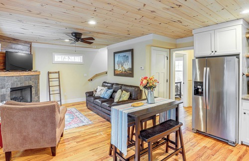 Hendersonville Cottage | On Farm: Charming Hendersonville Retreat!