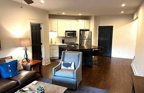 Lake Oconee Villa | On Lake Oconee 4 Bed 5 Bath Villa Inside the Cuscowilla with Large Terrace Level