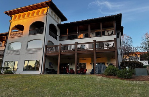 Lake Oconee Villa | On Lake Oconee 4 Bed 5 Bath Villa Inside the Cuscowilla with Large Terrace Level