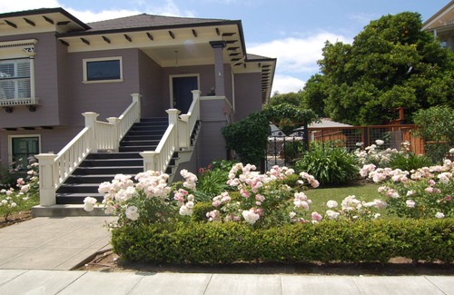 Napa House | On Main Street - Only One block to the start of Downtown Napa! Non-Hosted