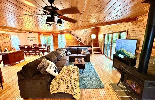 Whittier House | On Mountain Time, near casino and golf