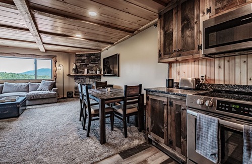 Sunday River Area Condo | On Mountain two bedroom unit sleeping 6