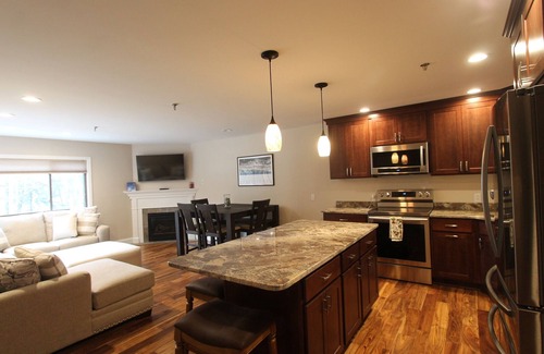 Sunday River Area Condo | On Mountain two bedroom unit sleeping 8