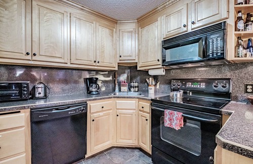 Sunday River Area Condo | On Mountain two bedroom unit sleeping 6