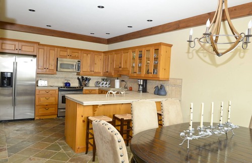 Windham House | ON MTN!Welcome to our Windham MTN Escape! AVAILABLE for 2025 season Dec-Mar