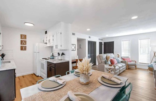 Wichita Apartment | On Par-Relaxing Ground Floor APT