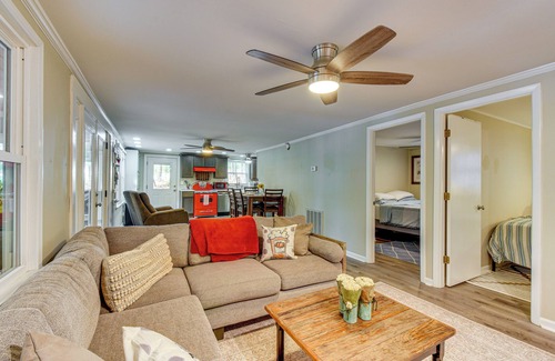 Reed Creek Cottage | On-Site River Access: Hartwell Getaway w/Deck!