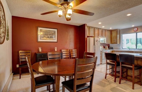 Plumas Eureka Estates House | On the 4th Green 2 bedroom Town Home - 102 Ponderosa Drive