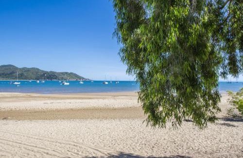 Horseshoe Bay House | On the Beach