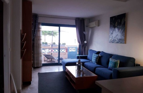 Theoule-sur-Mer Apartment | On the beach :In one of the few waterfront residences on the Côte d'Azur
