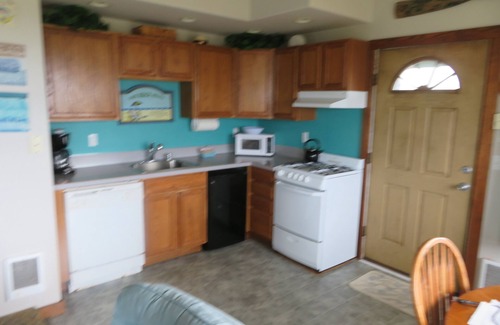 Moclips Apartment | On the beach in MOCLIPS with hot tub, fireplace, BBQ, patio, beach access & more
