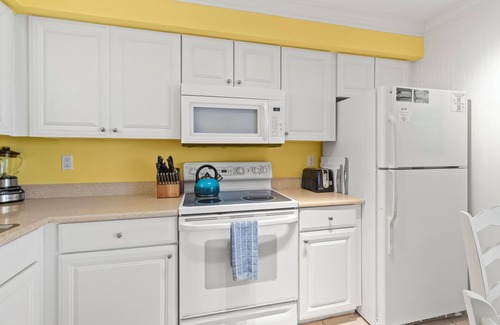 Whitney Beach Condo | On the Beach: Open Monday - Saturday, $200/nt!