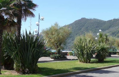 Riva Trigoso Apartment | On the beach, sea view, wonderful holiday home