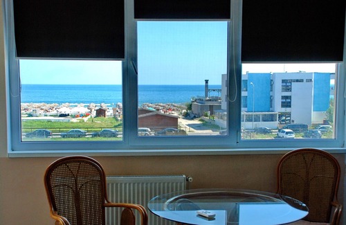 Constanta Apartment | On the beach with beautiful sea view