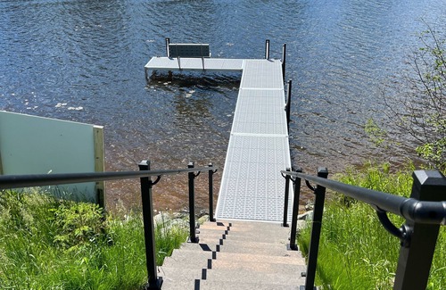Eagle River House | On the Chain, near downtown, close to trails, private dock, dog-approved! 🌊 🌞 🐶