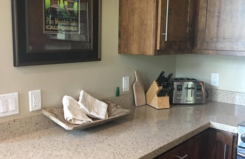 Groveland House | On the Golf Course, 3-Bdrms, 2 Full Baths, 35 miles to Yosemite, Pups ok!