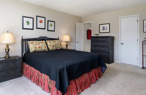 Spruce Pine Condo | ON the Golf Course, Views, Explore the Blue Ridge Mountains!