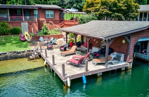 Lakemont House | On The Lake - Main House