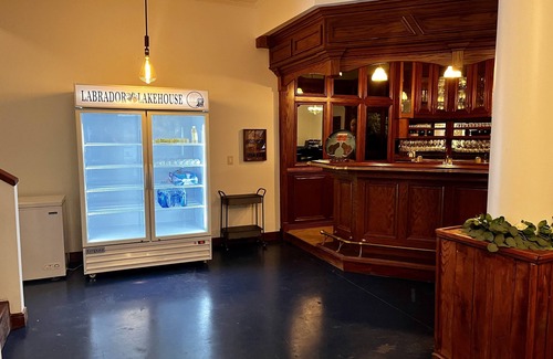 Murphysboro House | On the Lake & Wine Trail & a Perfect Getaway for 16+ With an ADA Suite!