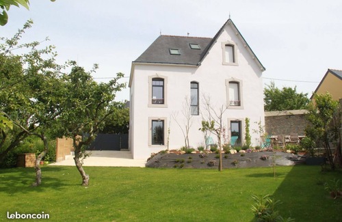 Camaret-sur-Mer House | On the port of Camaret, large house with sea view