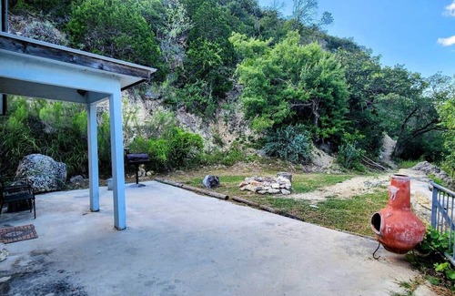 Leakey House | On the river Frio Family Getaway