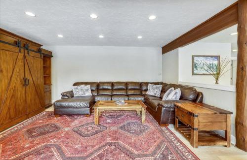 Breckenridge House | On The Rocks home