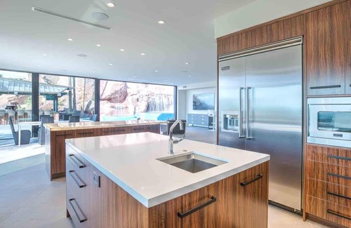 South Scottsdale House | On the Rocks: Luxury Camelback Estate w/Epic Views, Saltwater Pool & Guest Villa
