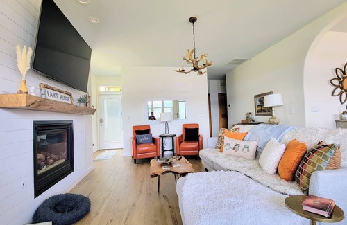 East Hope Condo | On the water at Lake Pend Oreile! Spectacular views. Beautiful condo!