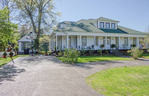 Pennington Bend House | ON THE WATER! CLOSE TO CITY! GIRLS WEEKEND OR FAM. VERY PRIVATE!nRIVER VIEWS!n