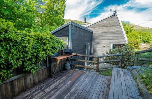 Arrowtown Ski Chalet | On Village Green