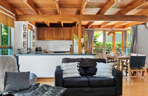 Arrowtown Ski Chalet | On Village Green