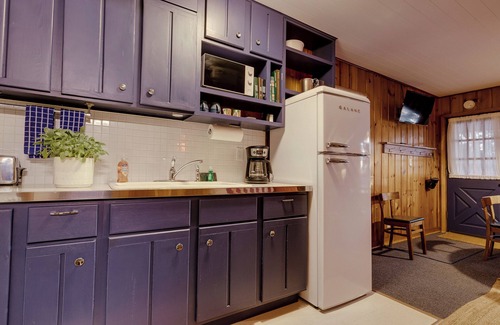Presque Isle Cabin | On Water! Minutes from WinMan! Full Kitchenette!