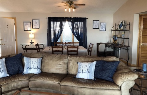 Leesburg House | On Weiss Lake 40 steps to the Water! Come early, stay late-1:00 pm check in/out!