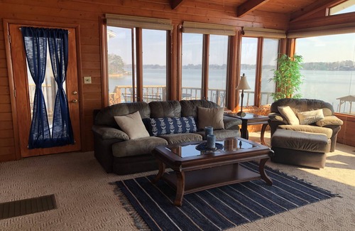 Leesburg House | On Weiss Lake 40 steps to the Water! Come early, stay late-1:00 pm check in/out!