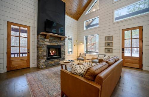 Broken Bow House | Once Upon a Pine - couples family secluded great location
