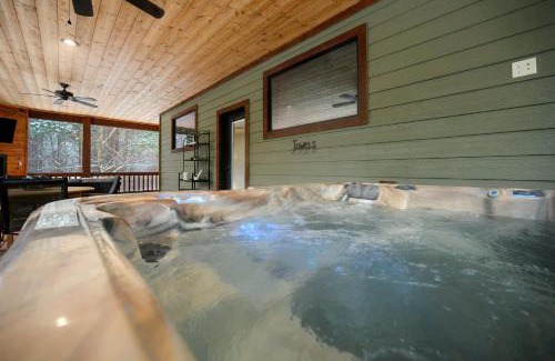 Broken Bow House | Once Upon a Pine - couples family secluded great location