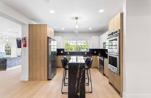 Fort Lauderdale House | One and Only Villa Monster Pickleball Jacuzzi Pool