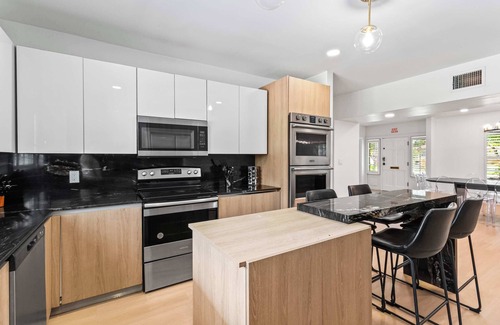Fort Lauderdale House | One and Only Villa Monster Pickleball Jacuzzi Pool