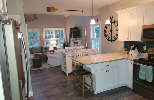 Kennebunkport Cottage | One August week left! Book today!