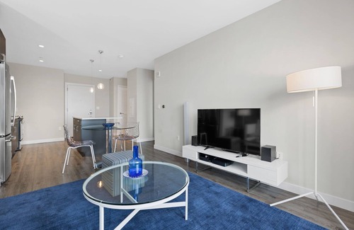 Seaport District Apartment | One Bed in Boston High-Rise Building