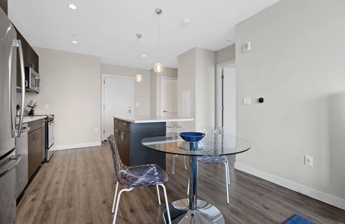 Seaport District Apartment | One Bed in Boston High-Rise Building