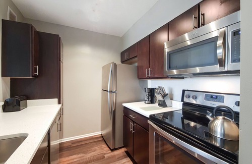 White Plains Apartment | One Bed in White Plains, 5-minute Walk to Train