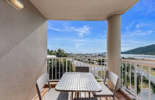 Airlie Beach Apartment | One bedroom apartment with oceanviews