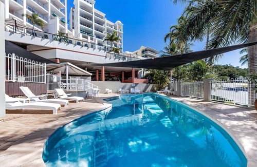 Airlie Beach Apartment | One bedroom apartment with oceanviews